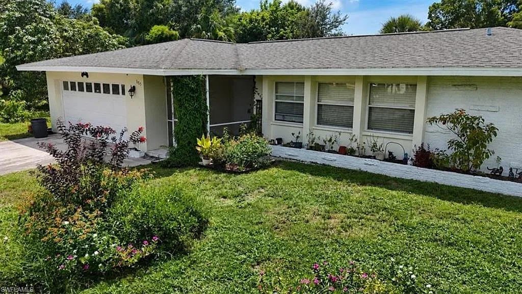 3 bed, 2.0 bath, 1746 sqft, $3,200 — Photo 1