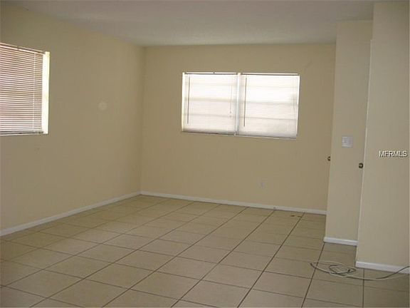 4th image of 3205 N Ola Ave