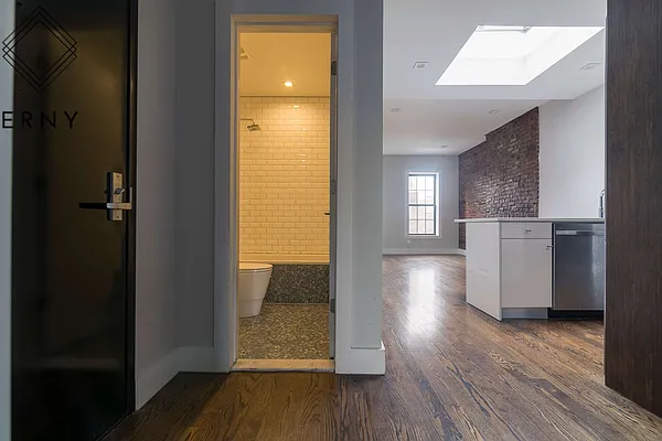 Rented by ERNY LLC | media 34