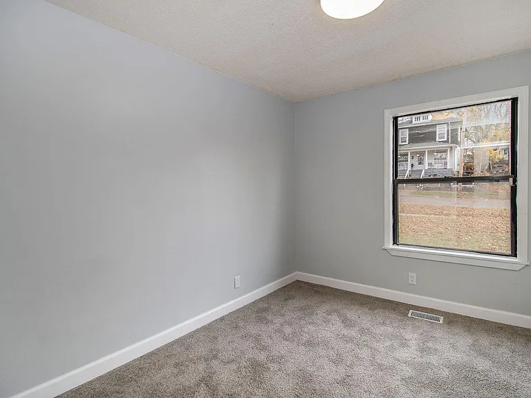408 N Perrine St — Photo 9