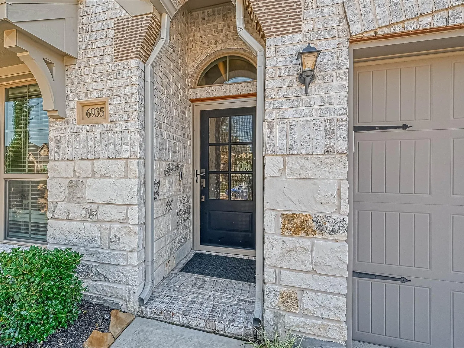 3 bed, 2.0 bath, 1980 sqft, $3,200 — Photo 4