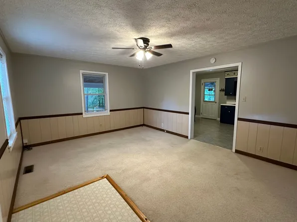 141 Pinecrest Dr, Hartwell, GA 30643