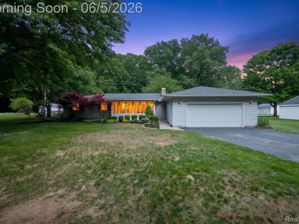 2083 Wells Rd, Dundee, MI 48131