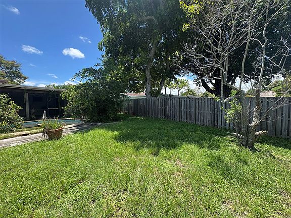 4th image of 4801 Tyler Street