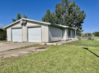 221 Cherry St, Colstrip, MT 59323