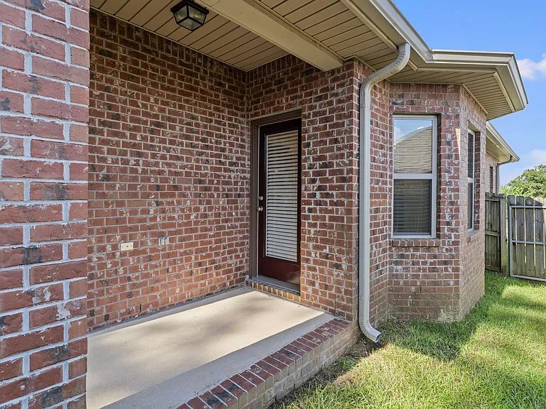 27320 Lashay Dr — Photo 5