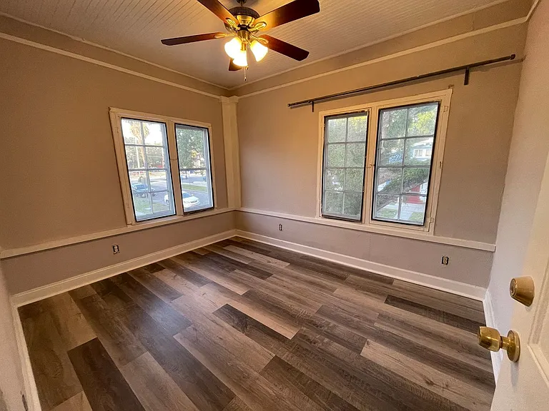 B 309 Brevard — Photo 14