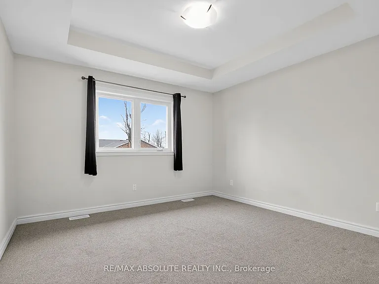 15 Seabert Dr — Photo 8