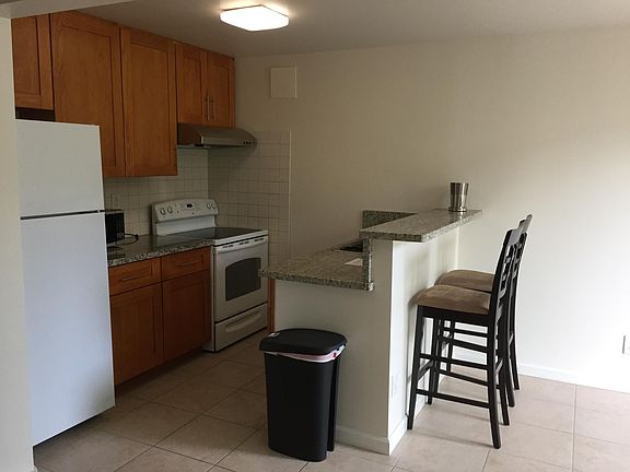 4th image of 250 Allen Dr