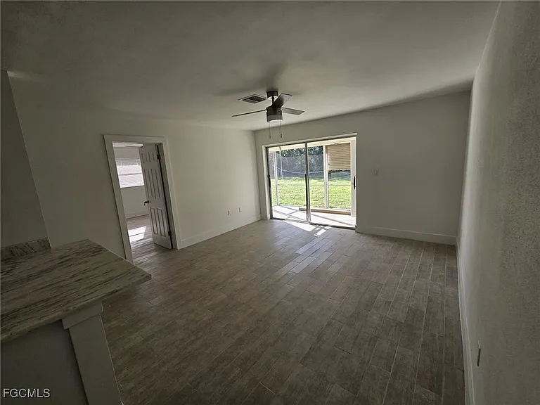 326 Palmetto Dr — Photo 3