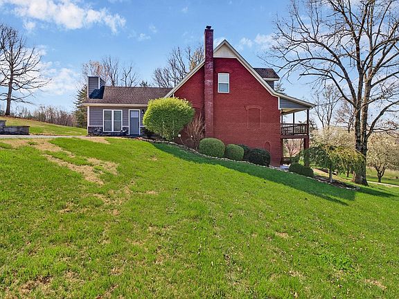 3rd image of 254 Sherwood Forest Rd