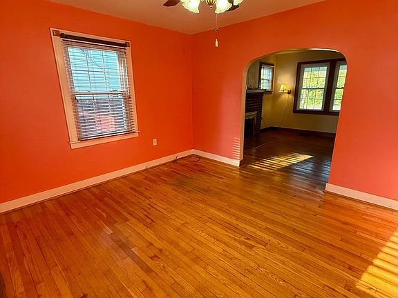 5th image of 13925 Ellerslie Rd