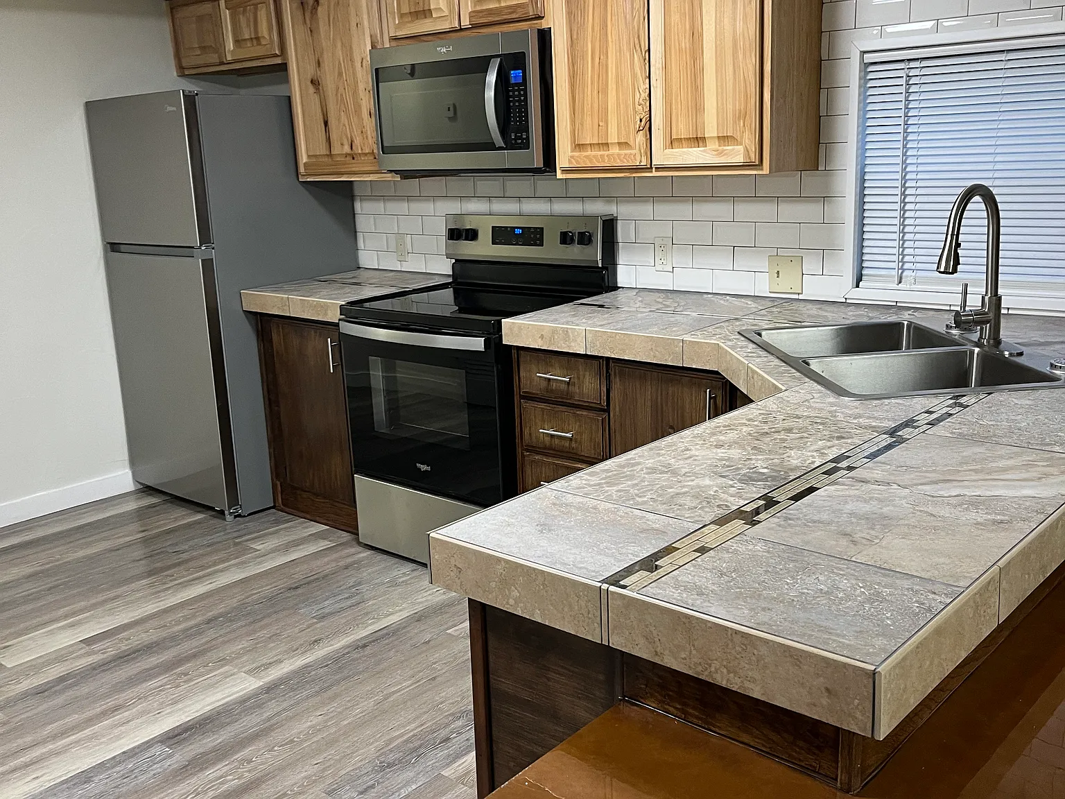 2 bed, $1,000 — Photo 3