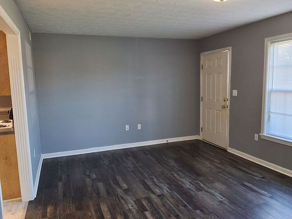 4th image of 103 Kenilworth Ct #B