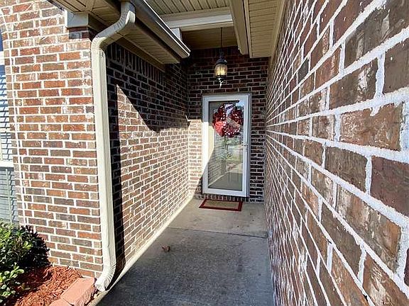 4th image of 14200 Chesterfield Cir