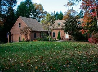 29 Pond Shore Dr, Cumberland, ME 04021