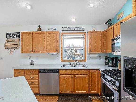4th image of 9475 Southwind Dr