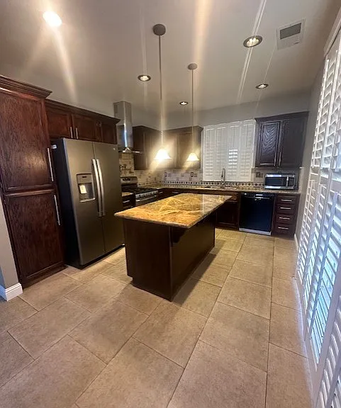 4712 Brookside Cir — Photo 1