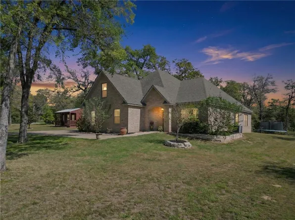 638 Oak Tree Ln, Franklin, TX 77856