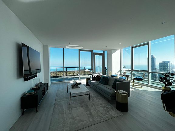 5th image of 40 E 9th St #118