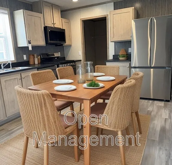 755 N Tratt St #13 — Photo 3
