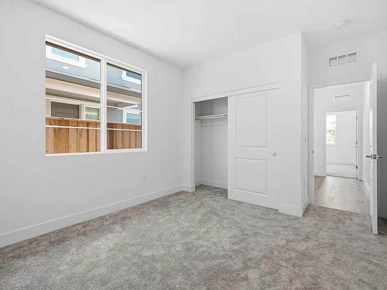 2681 Dashwood St — Photo 18