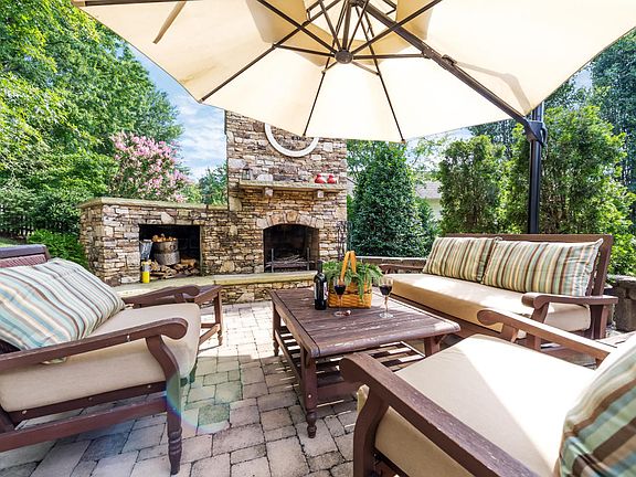 2nd image of 1216 Kirby Glen Dr