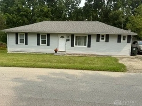 25 Perry St, New Lebanon, OH 45345