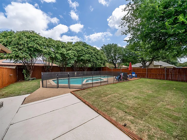 709 Thoreau Ln — Photo 26