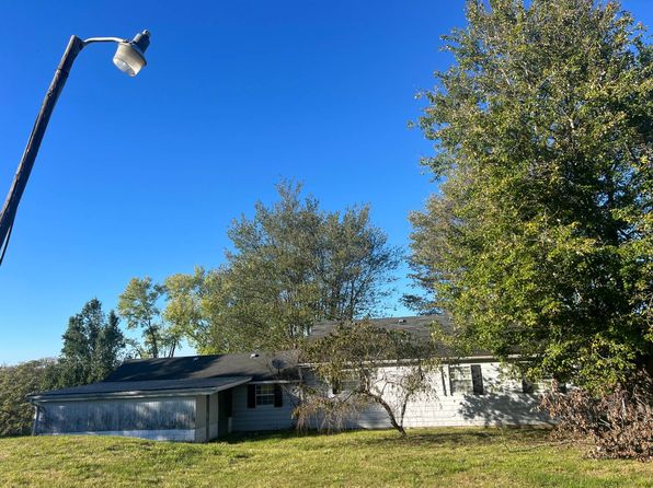 108 Reed St, Oak Hill, OH 45656