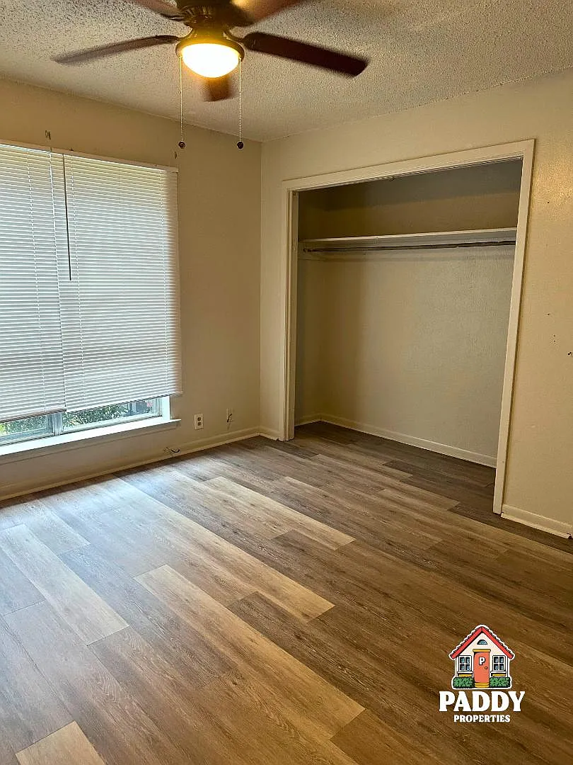 Unit Photo - 306 Lakewood Dr #8