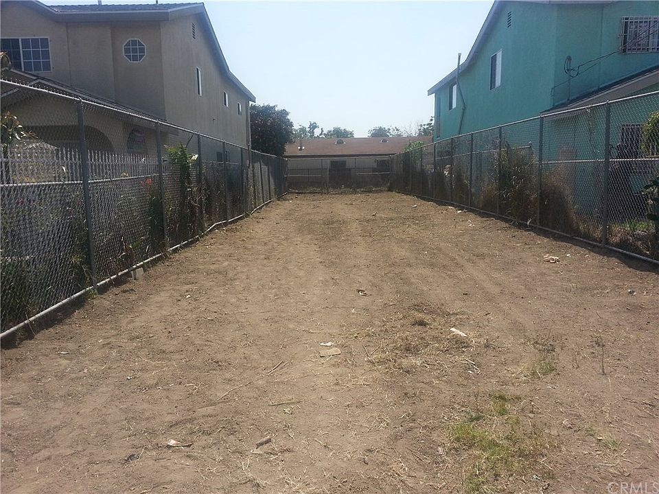 1st image of 2020 E 103rd St