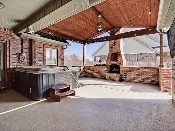 2nd image of 6410 Tall Oaks Loop S