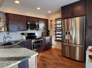 705 Chandler Rd, Gurnee, IL 60031