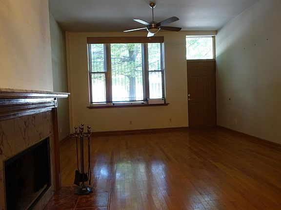 3rd image of 2157 W Evergreen Ave APT A