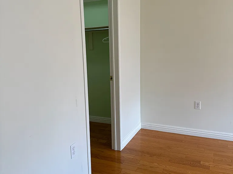 58 Brentcliff Dr #UPPER — Photo 34