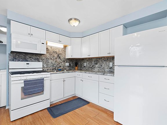 3rd image of 2701 Kingsland Ct