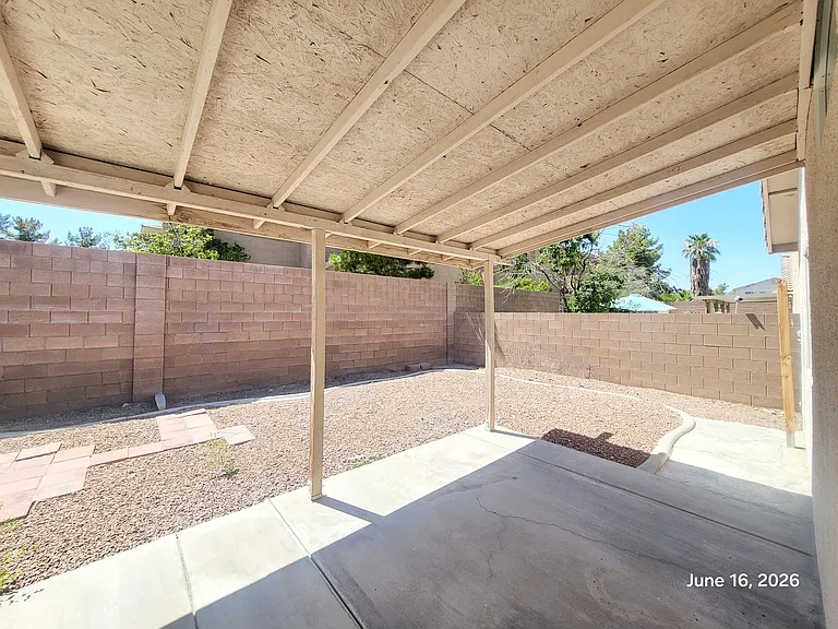 4523 Sparwood Dr — Photo 14