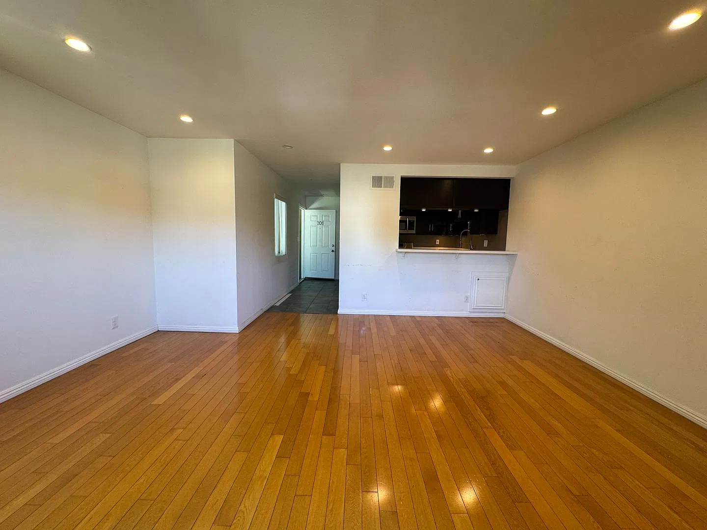 4446 Finley Ave LIVE — Photo 3