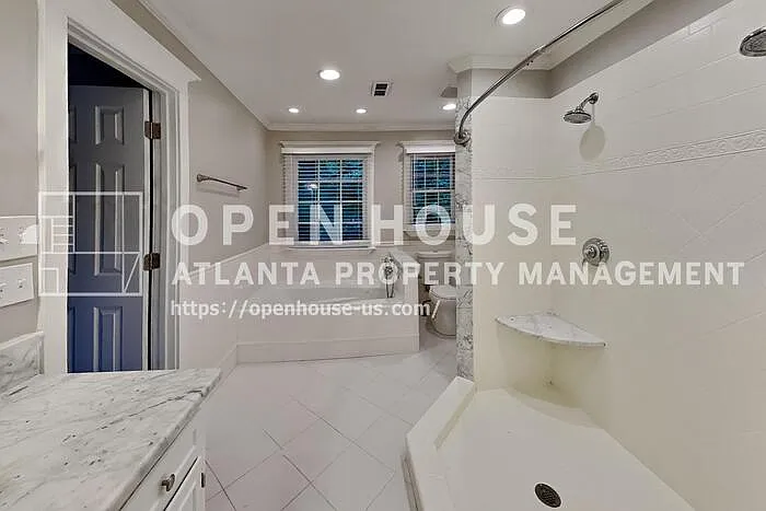 2052 Sumter Ct — Photo 15