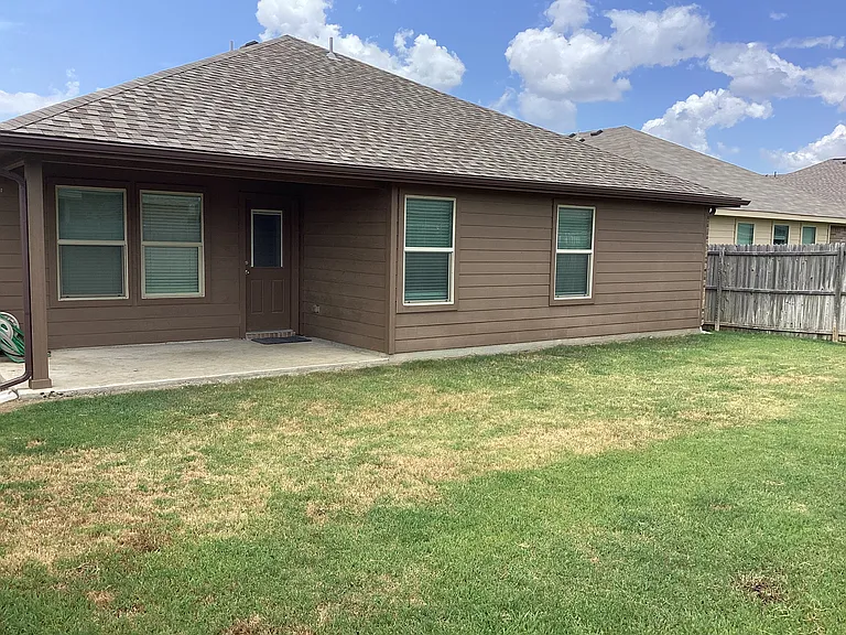 9104 Herringbone Dr — Photo 9