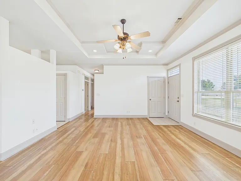 1322 Little Flock Dr — Photo 4