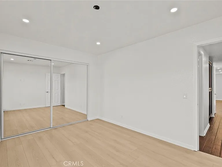 1138 Lakeview Dr — Photo 32