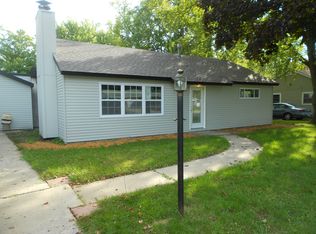 34W729 Clyde Pkwy, St Charles, IL 60174