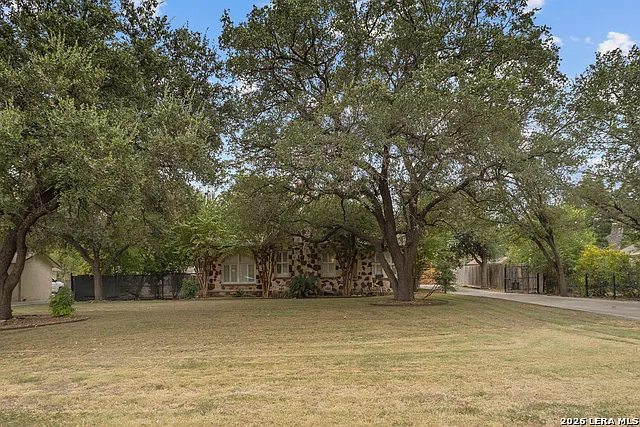 144 Greenlawn Dr