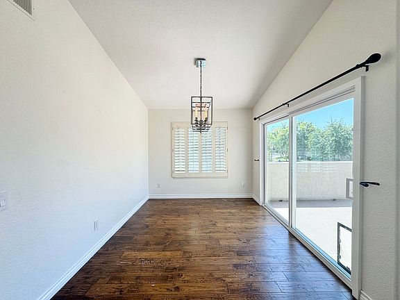 4th image of 49 Tulip Pl