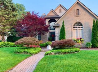 1454 Kentfield Dr, Rochester, MI 48307