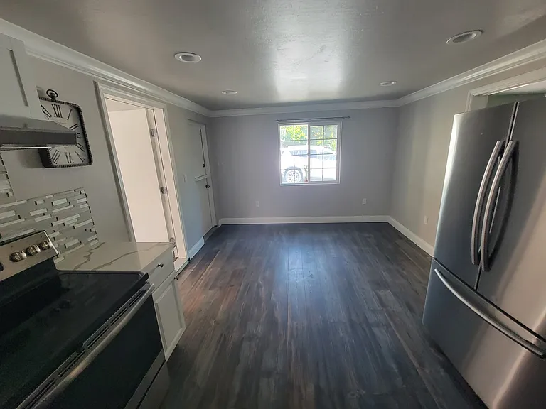 4364 Edwards Ln — Photo 6