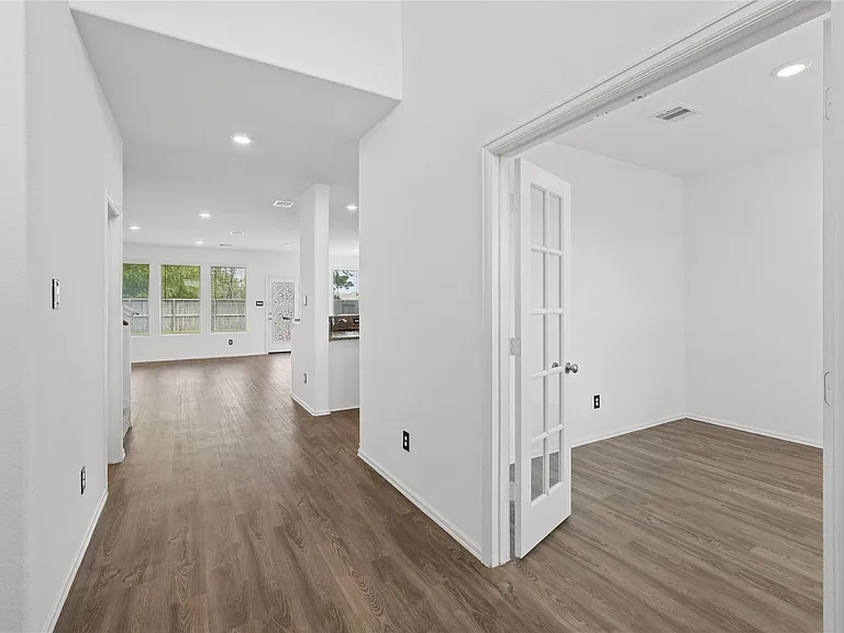 19179 Pinewood Grove Trl — Photo 3