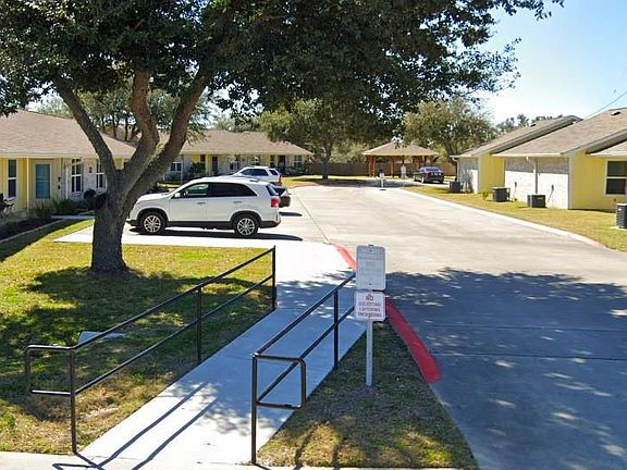 3rd image of 1201 N Live Oak St